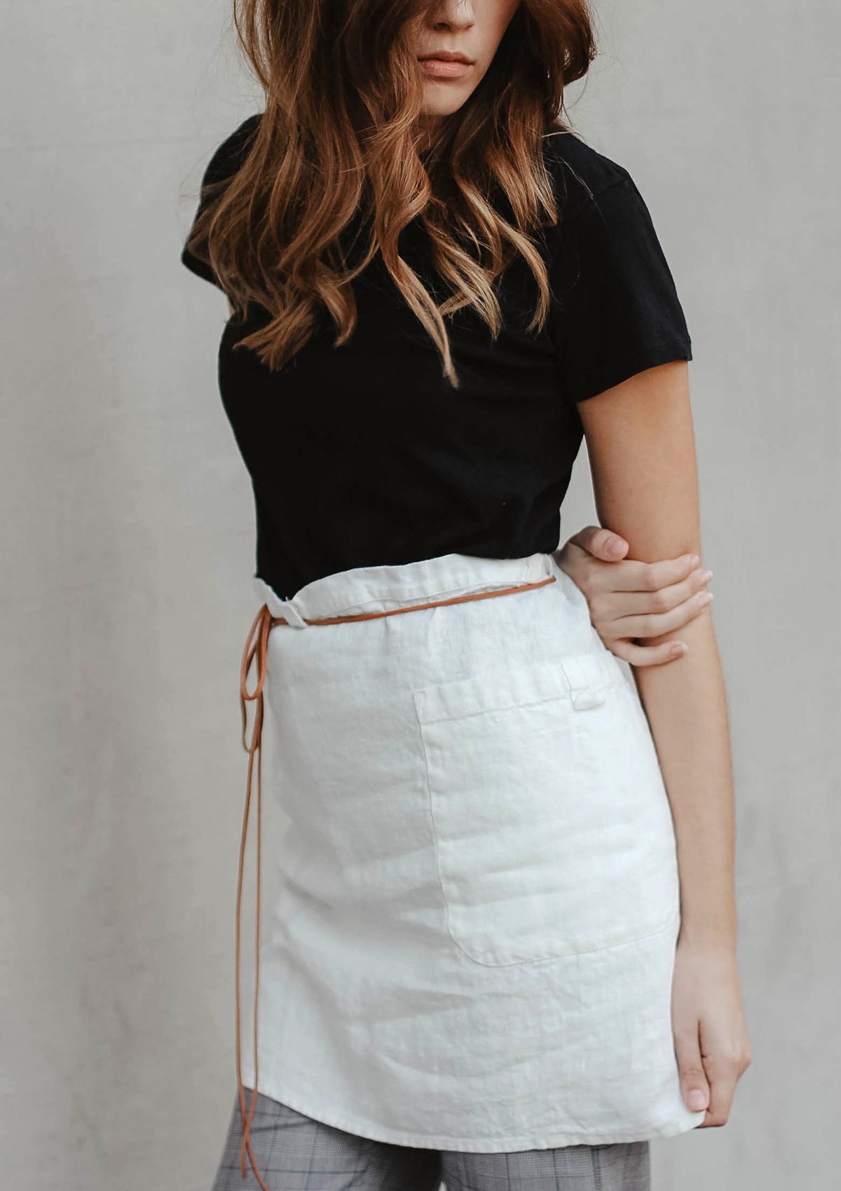 Delantal corto Brisbane de lino fino unisex | U.C.W