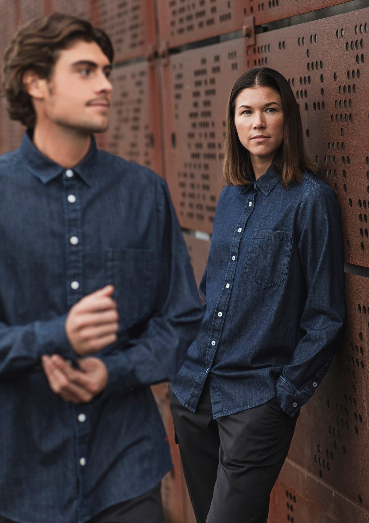 Chemise en denim pour femme, coupe régulière