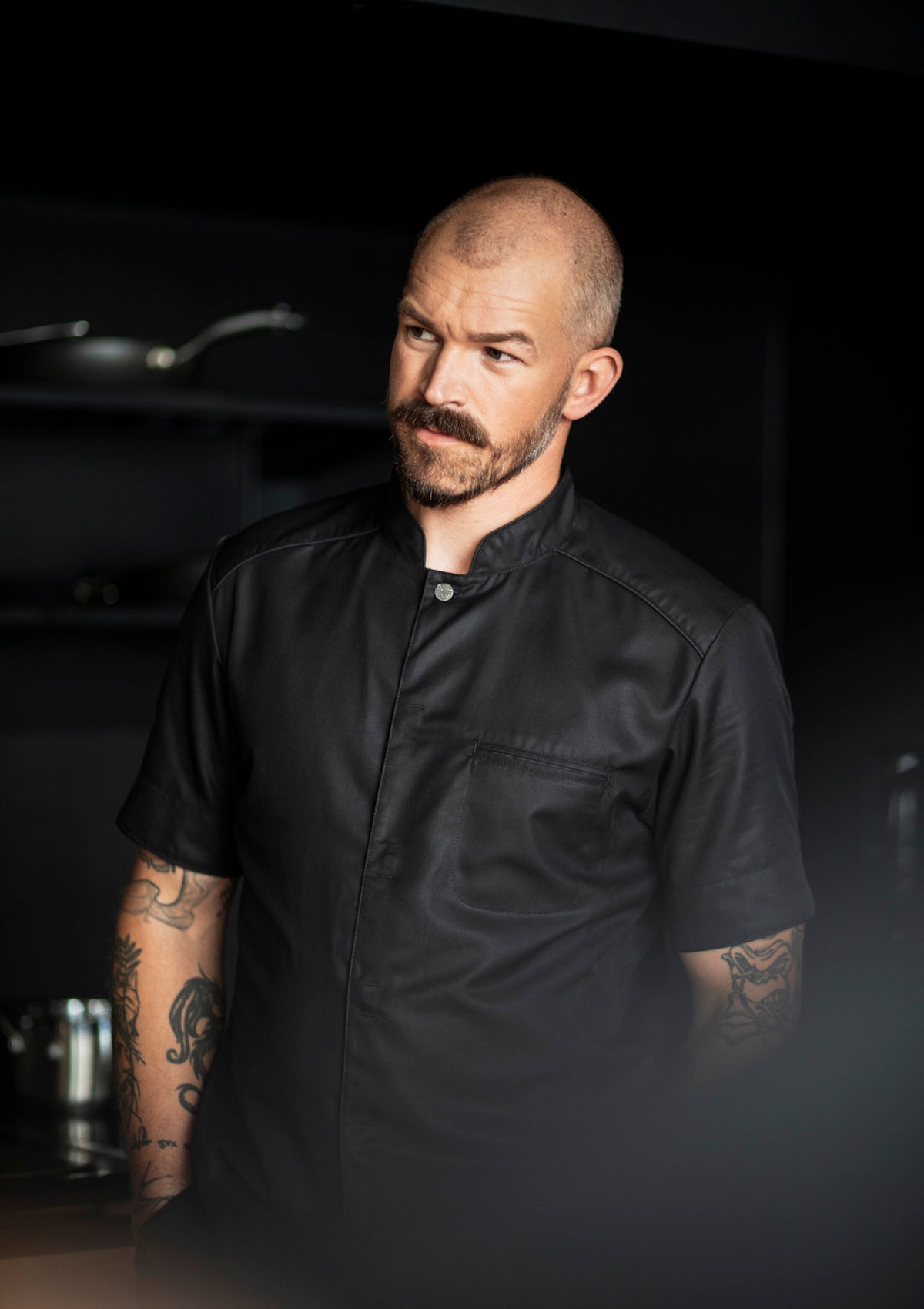 Slim-Fit & Short-Sleeved Sustainable Chef's Shirt In Fine Quality For Men